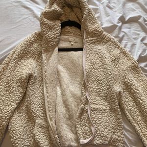 Long sleeve zip up fuzzy jacket